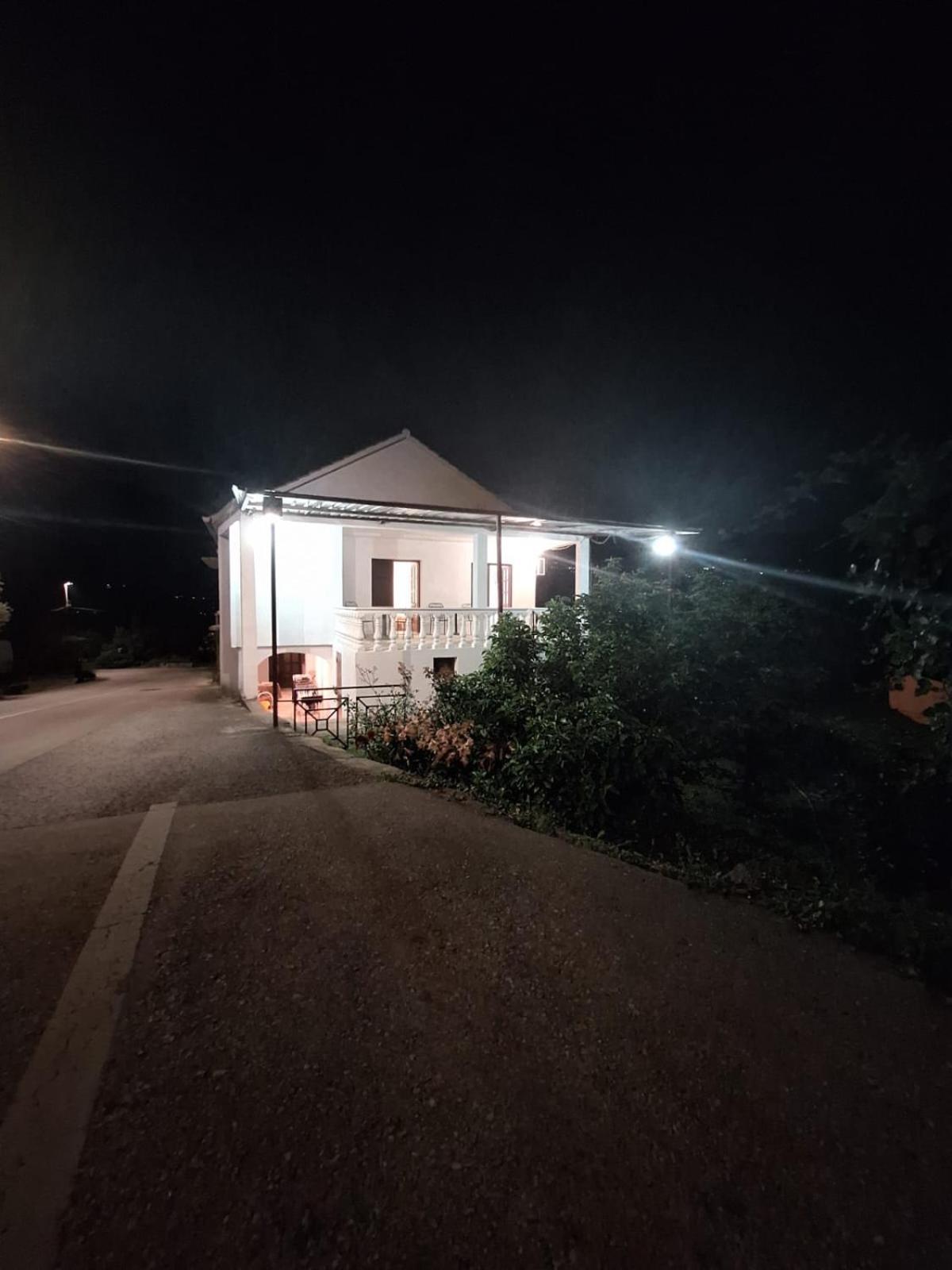 Amma Rooms Gruda Exterior photo